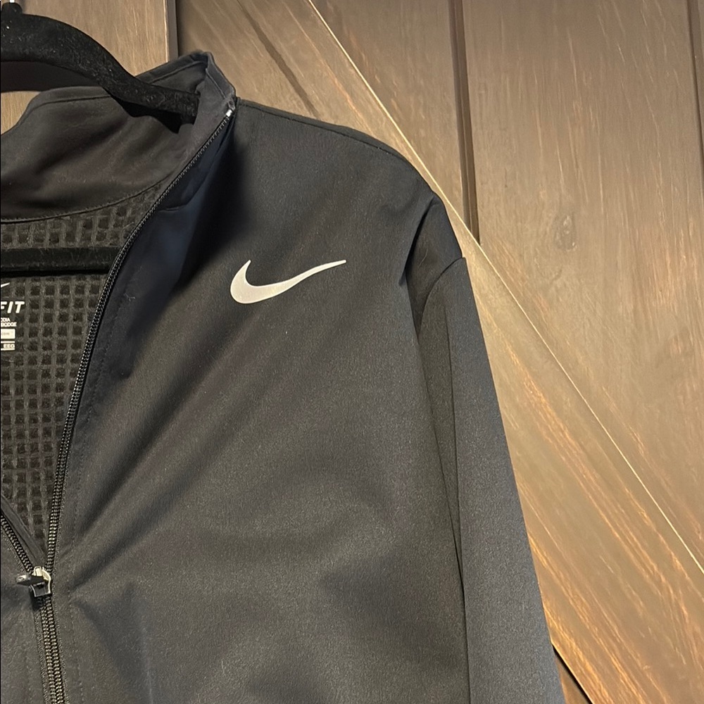 Nike Black Lightweight Athletic Jacket - Picture 3 of 8